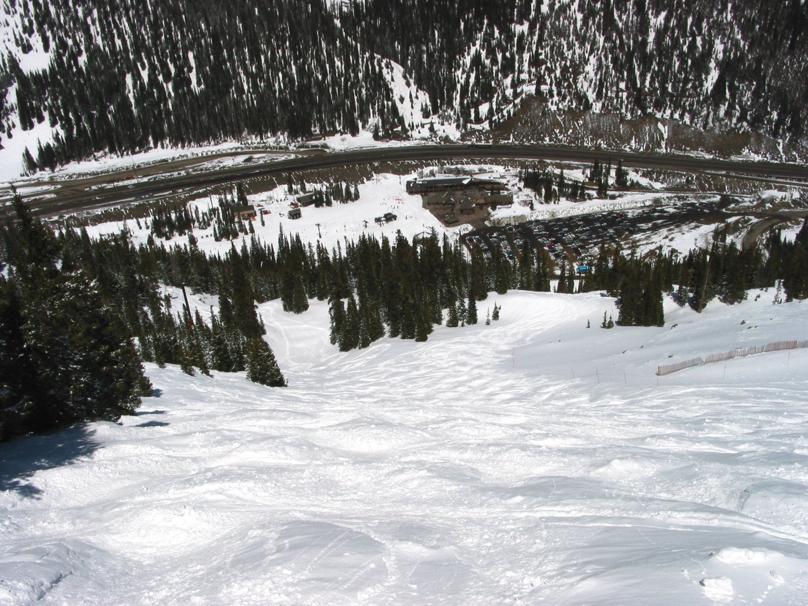 Avalanche Bowl Skier's Left Top on April 27, 2009.  Note that there are a couple of good powder turns to the skier's right.  At the top of the picture, you can see lower portions of Face and East Ropes on the other side of I-70.