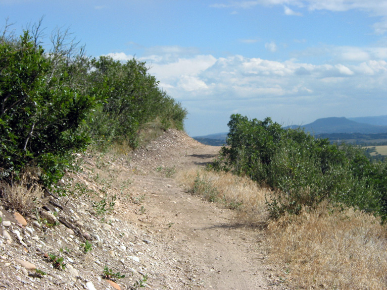 Longhorn Ledge Trail looking south into Perry Park